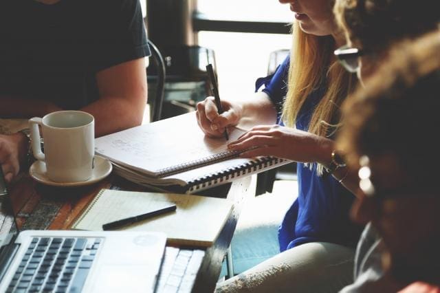 business analyst motivating a project team
